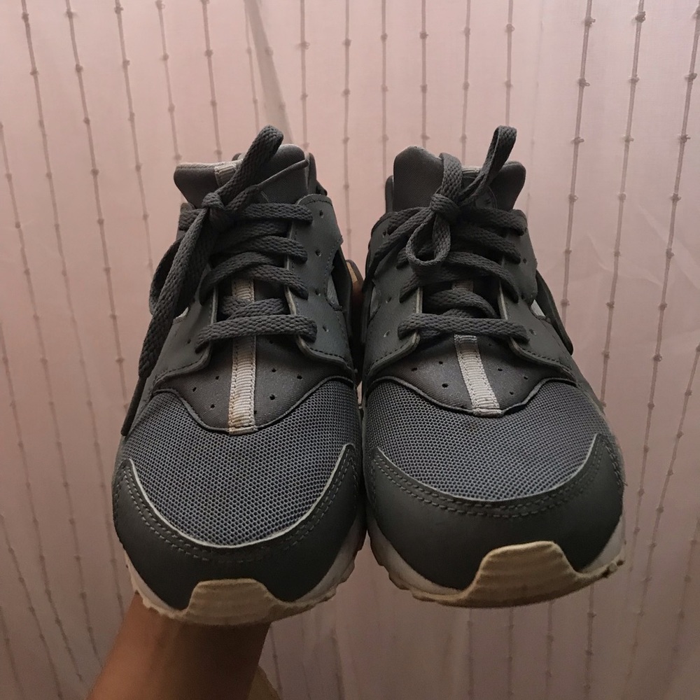 Nike huaraches with box